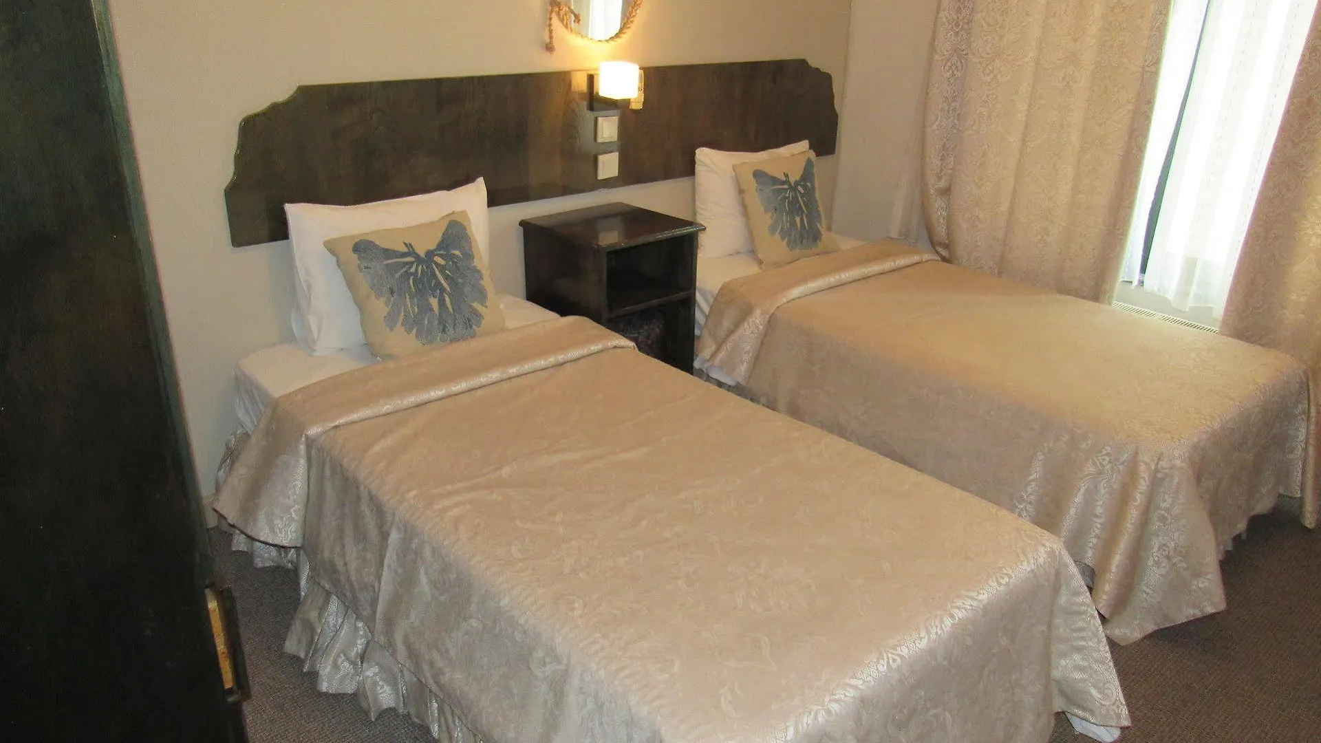 Airport Inn Hotel Стамбул